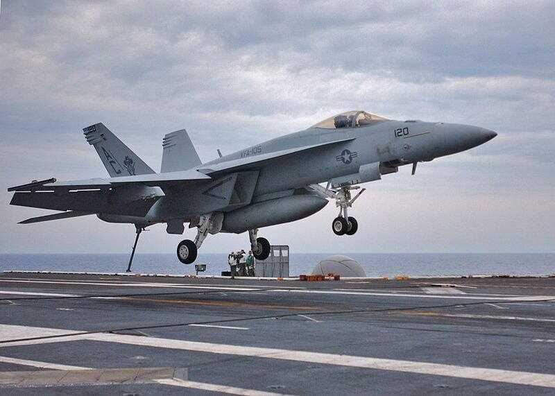 США снова потеряли истребитель в Красном море