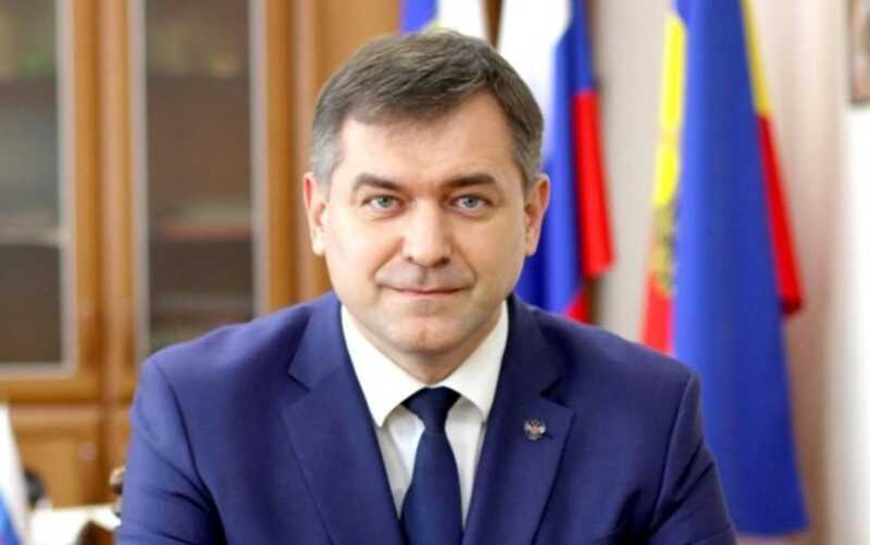В Новочеркасске мэр попал под следствие за коррупцию при строительстве школы